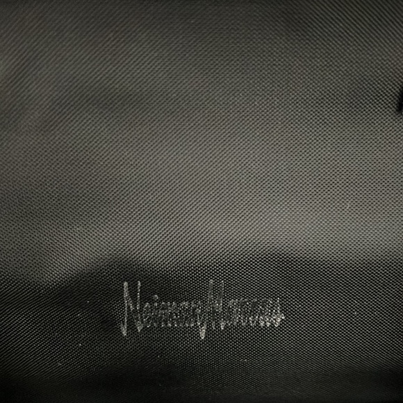 Neiman Marcus bag 🖤 - Picture 4 of 8